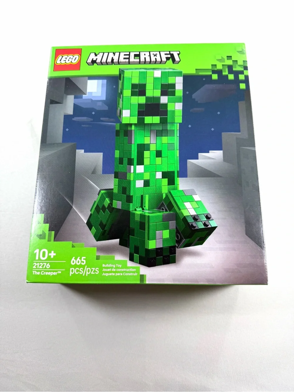 Brand new LEGO Minecraft The Creeper building set #21276.